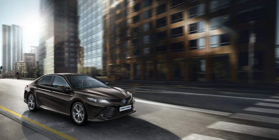  Toyota Camry Hybrid 2019 года  (EU) (фото 1 из 45)